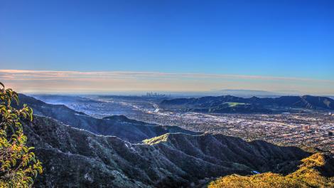 伯班克和洛杉矶市中心的日出美景