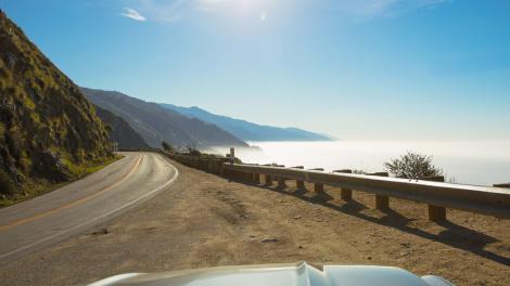 加利福尼亚州太平洋海岸公路沿线的高山和海洋美景 加利福尼亚州太平洋海岸公路沿线的高山和海洋美景