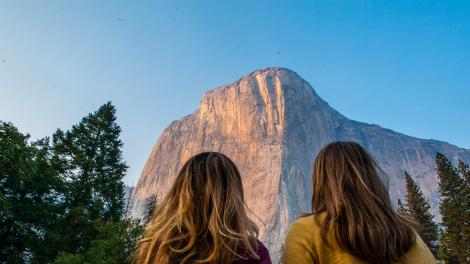 穿越加利福尼亚州优胜美地国家公园的公路之旅 穿越加利福尼亚州优胜美地国家公园的公路之旅