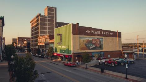 主街 66 号公路壁画公园向“母亲之路”致敬的艺术作品