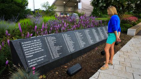 弗吉尼亚州阿灵顿的五角大楼 911 纪念碑
