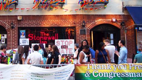 石墙酒吧：游览美国现代 LGBT 群体权利运动的发源地