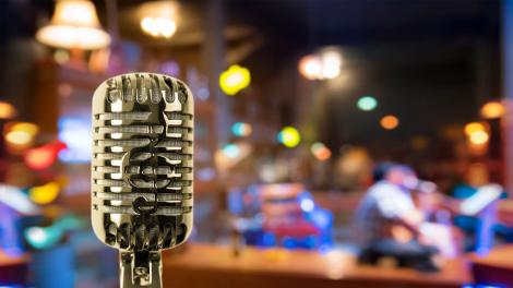 这片舞台专为美味的食物和美妙的音乐而设