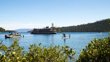 探索加利福尼亚州太浩湖翡翠湾 探索加利福尼亚州太浩湖翡翠湾