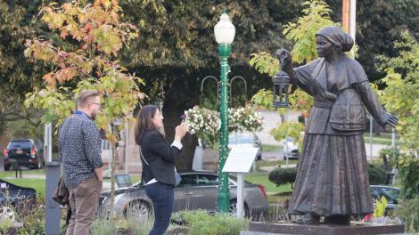 纽约州奥本平等权利遗产中心外的哈丽特·塔布曼雕像