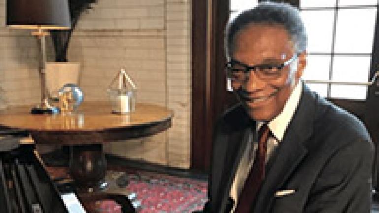 雷西·刘易斯 雷西·刘易斯