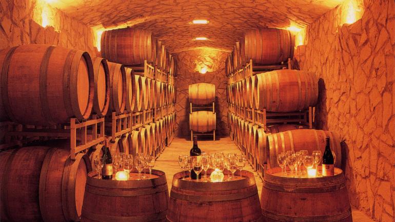 Almost all of California’s 1,200-plus wineries offer wine tastings. Some take place in their wine cellars, while others include serene views of the vineyards.