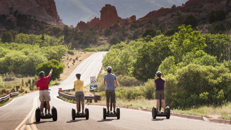 尽管有许多人选择徒步，但骑赛格威平衡车穿越众神花园可以让您用更少的时间游览更多景点。