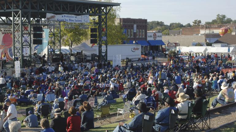 阿肯色州海倫納的重頭戲：King Biscuit 藍調音樂節