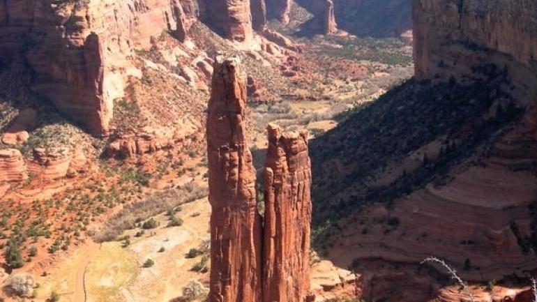 Spider Rock is an iconic, not-to-be-missed rock formation in Canyon de Chelly. 