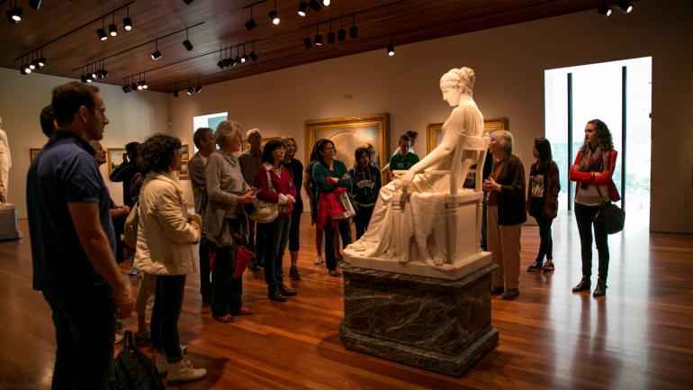 Recorridos diarios en de Young Museum, en San Francisco, California