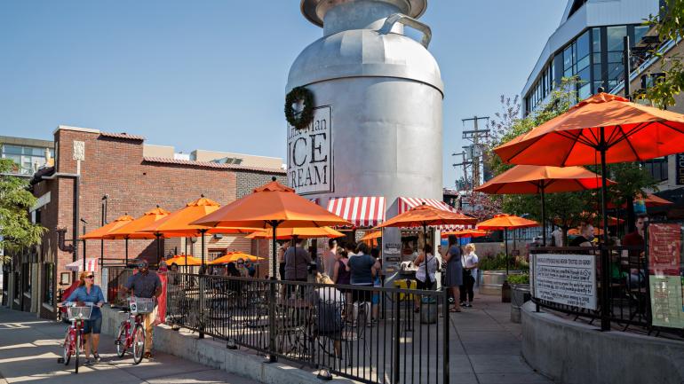 利用 Denver B-cycle 共享单车计划参观高地街区