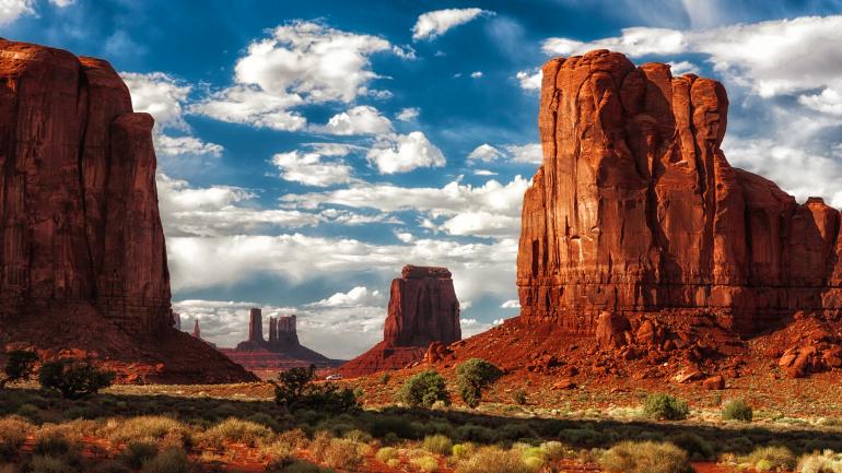 紀念碑谷的高聳岩石地形