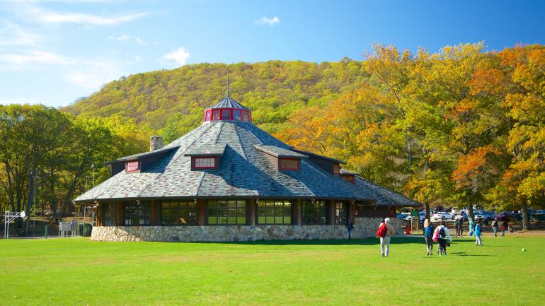 熊山州立公园中的旋转木马