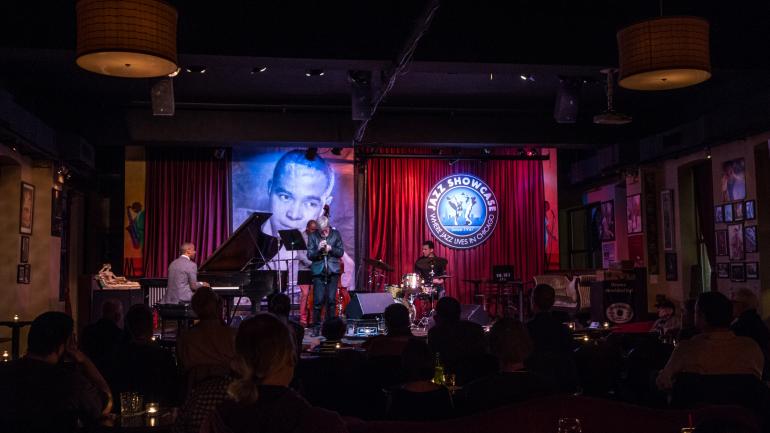 Jazz Showcase 俱乐部精彩绝伦的现场表演