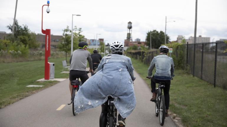 骑自行车游览底特律