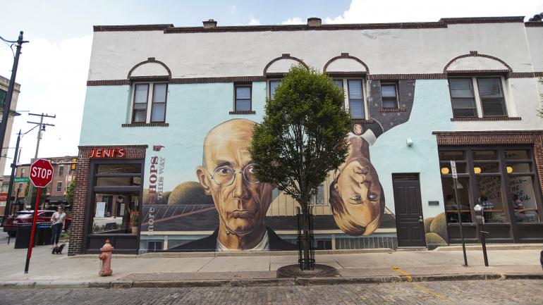 俄亥俄州哥伦布短北艺术区的公共艺术品和本地商店