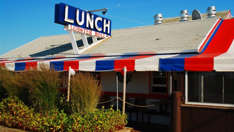 《婚外情事》中出现的蒙托克 The Lobster Roll 餐厅 《婚外情事》中出现的蒙托克 The Lobster Roll 餐厅