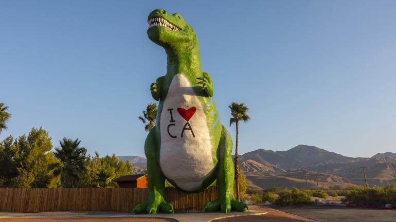 Mr. Rex, una estatua de hormigón de 20 metros de altura en el Cabazon Dinosaur Park (Parque de Dinosaurios Cabazon)