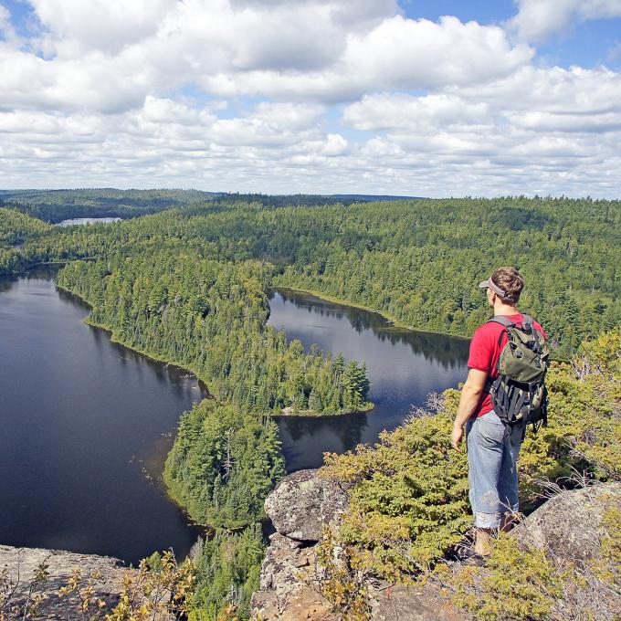 在明尼苏达州徒步旅行