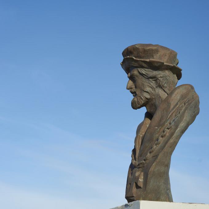 Probablemente, Tinian fue vista por primera vez por el famoso explorador Fernando de Magallanes durante su viaje alrededor del mundo.