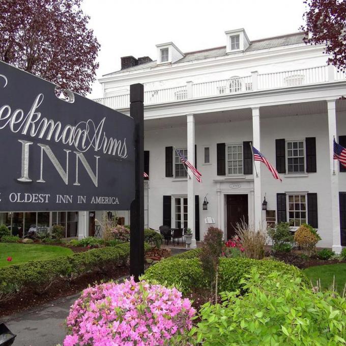 大约建于 1766 年的 Beekman Arms and Delamater 旅馆 大约建于 1766 年的 Beekman Arms and Delamater 旅馆