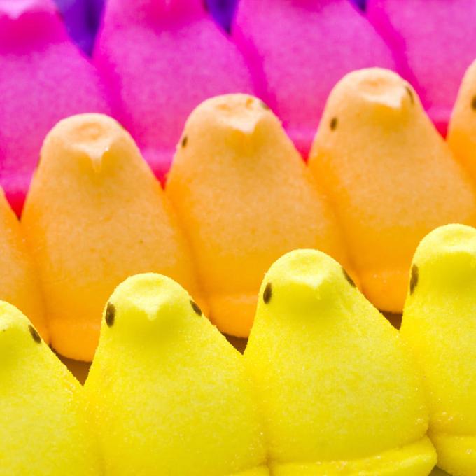 几排产自宾夕法尼亚州伯利恒的 PEEPS 棉花糖