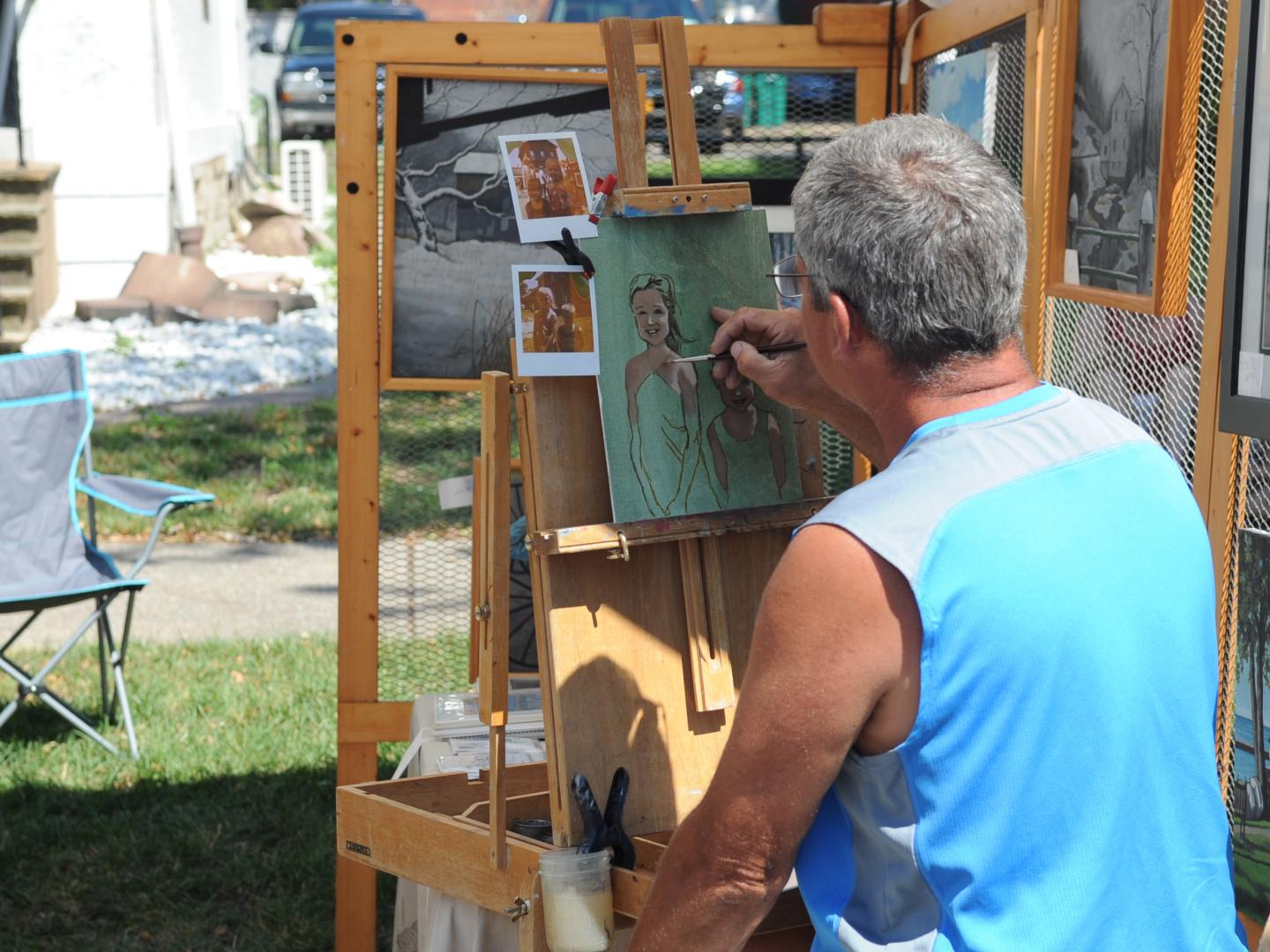 阿伦敦艺术节上的画家