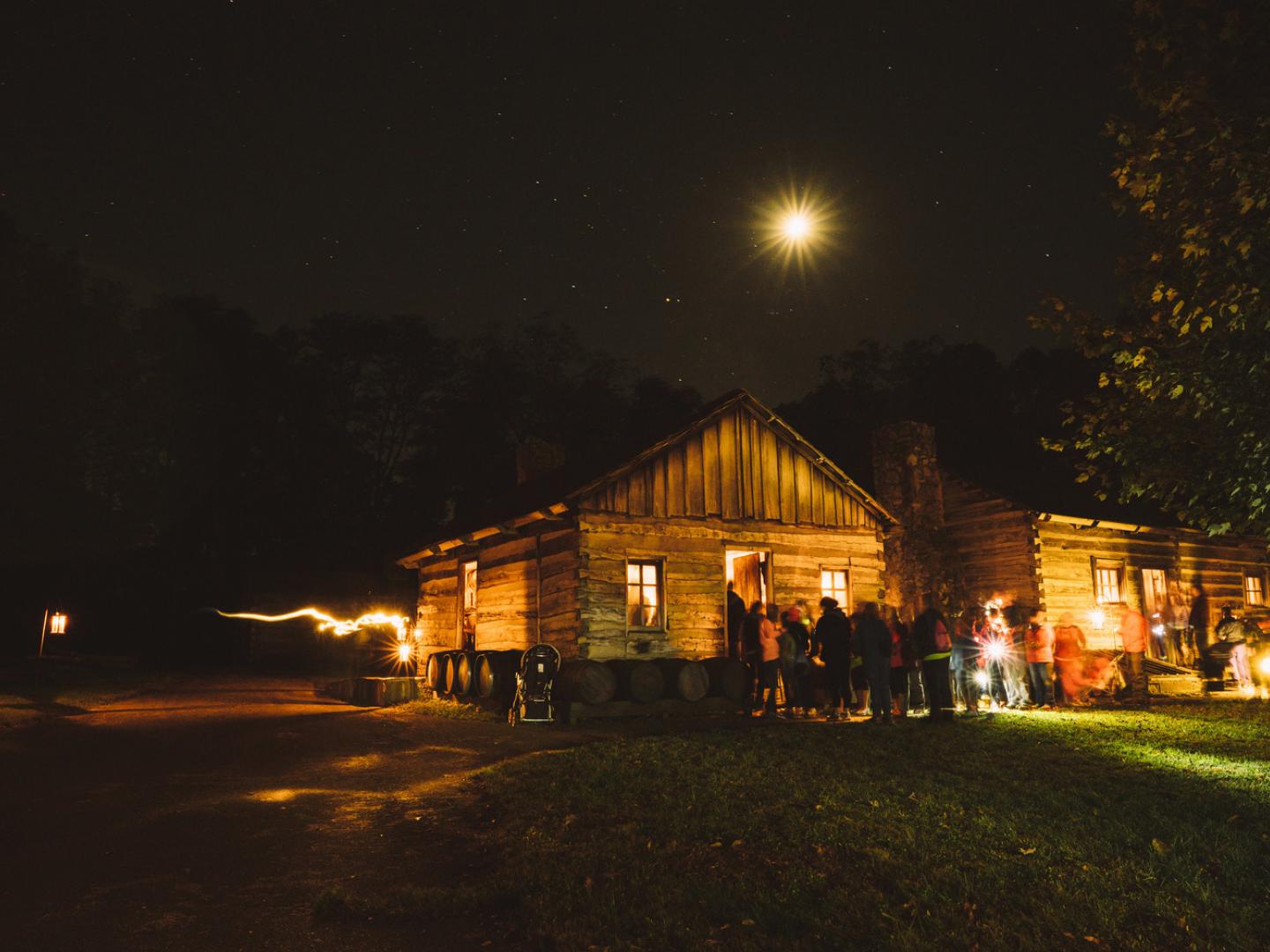 林肯新塞勒姆故居烛光漫步中的恐怖布景