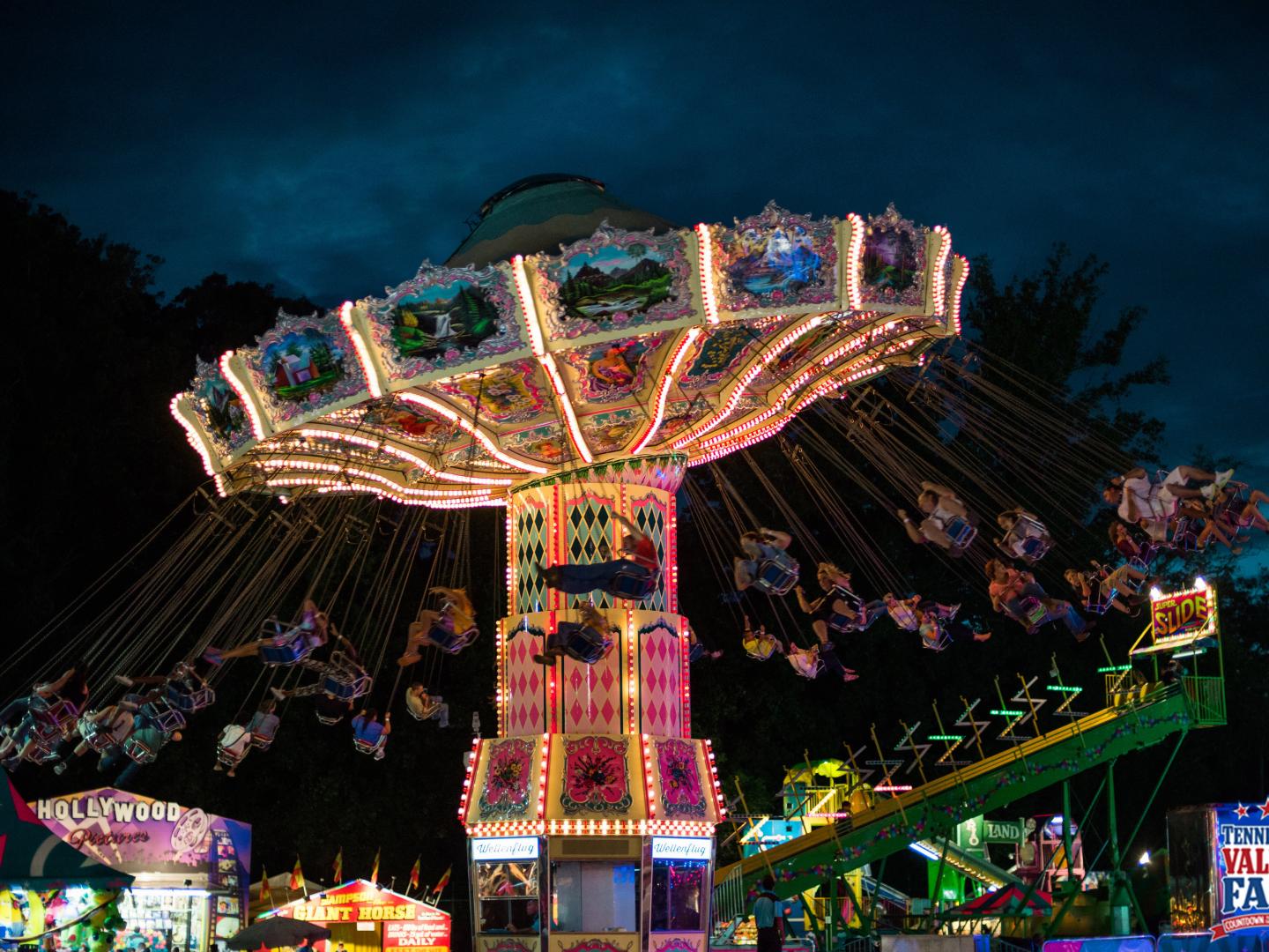 田纳西州诺克斯维尔 Valley Fair 游乐园的经典过山车