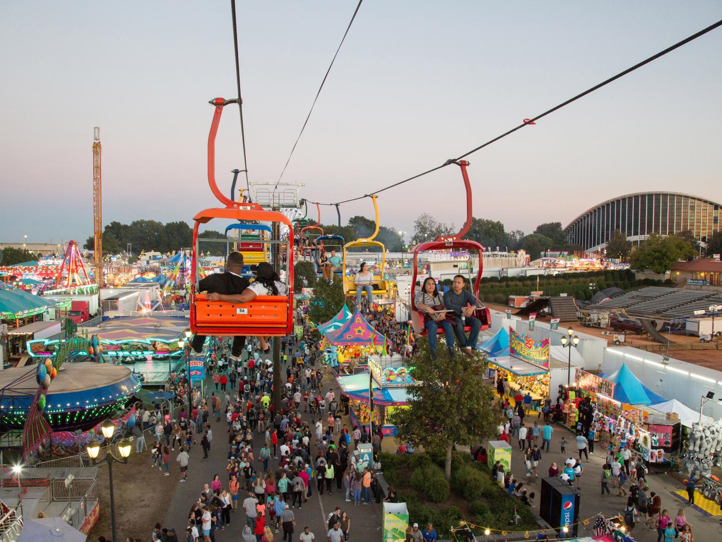 罗利举办的北卡罗来纳州博览会上的空中缆车