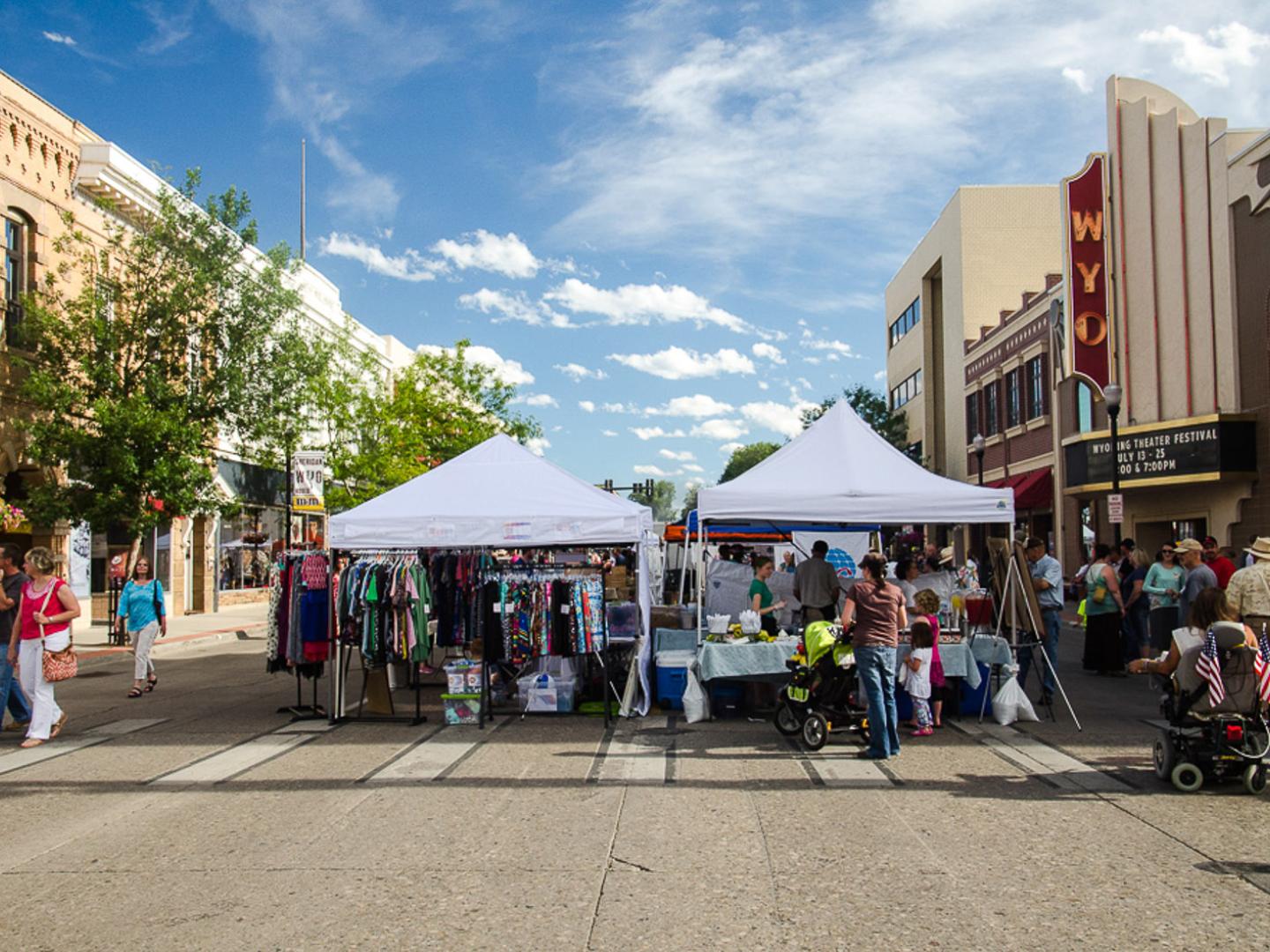 第三个周四街会 (Third Thursday Street Festivals)