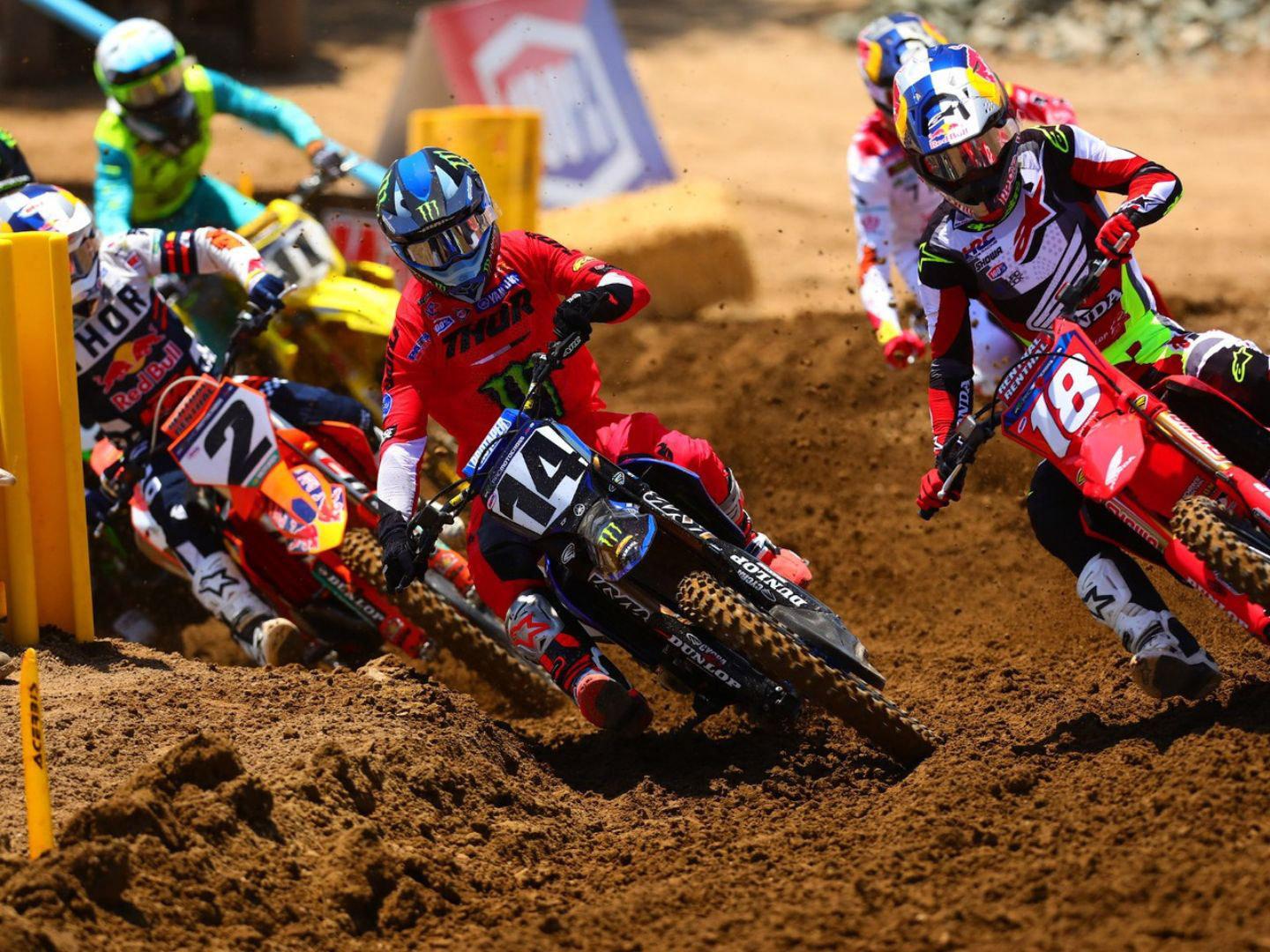 加利福尼亚州兰乔科尔多瓦 Hangtown Motocross Classic 摩托车越野赛的参赛选手