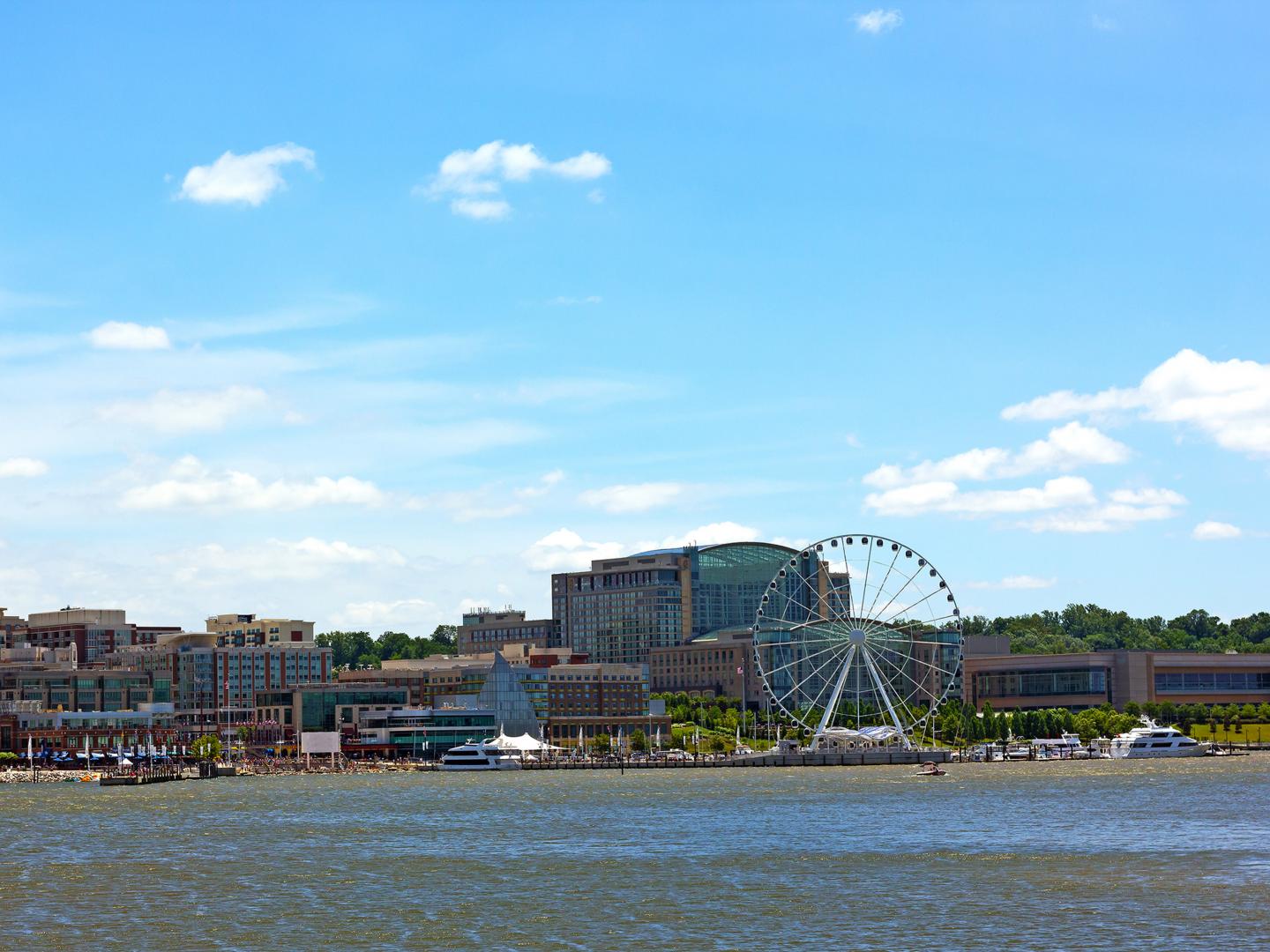 从伍德罗·威尔逊大桥欣赏国家海港