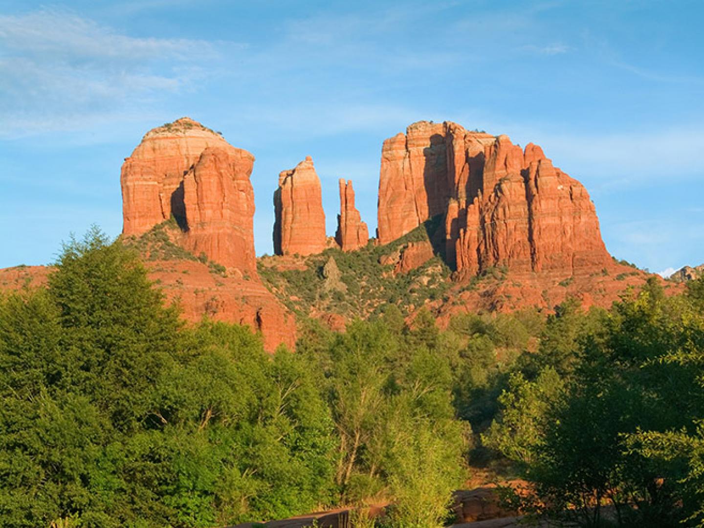 塞多纳附近红岩州立公园的壮观而辽阔的地貌