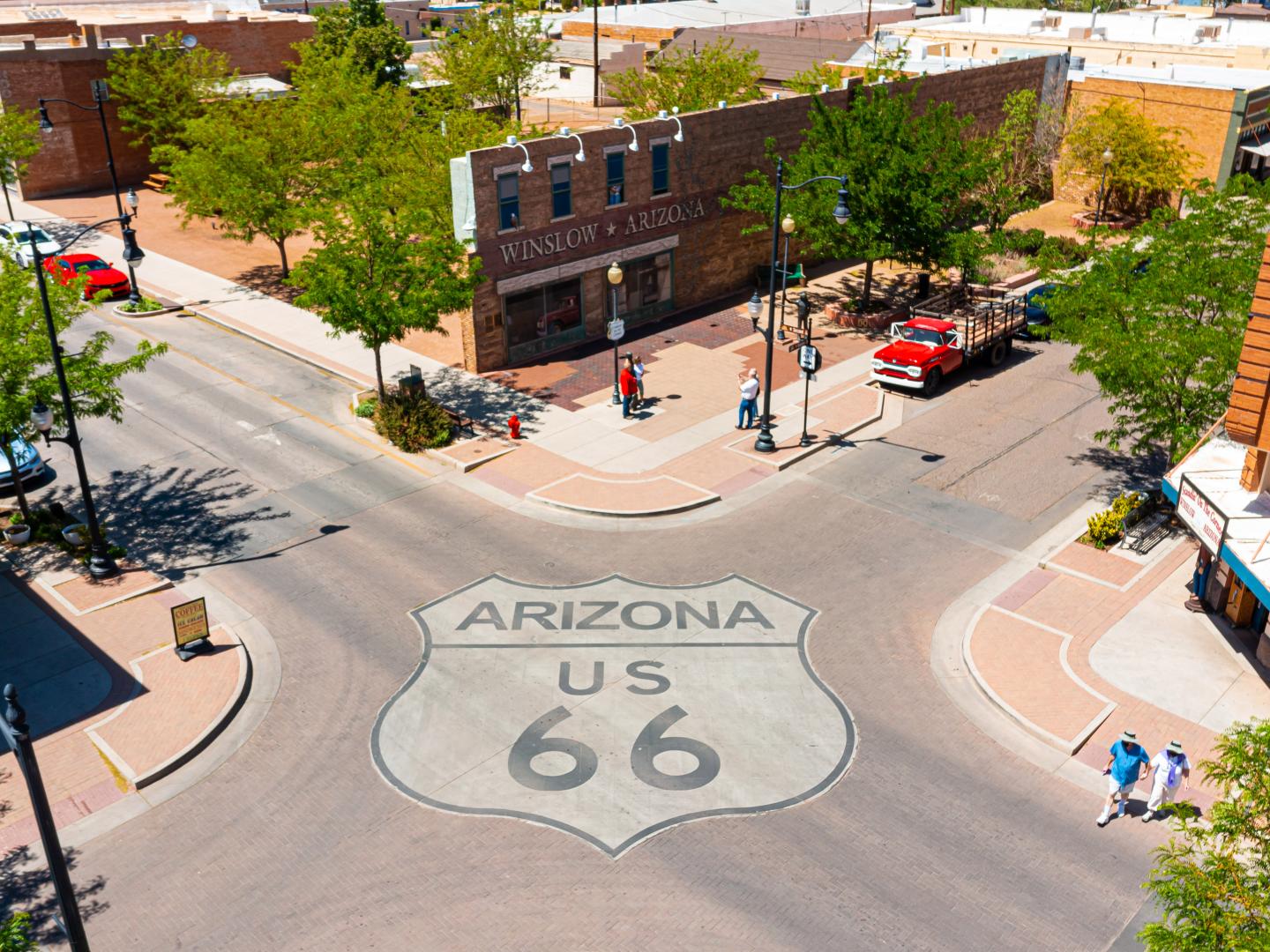 亚利桑那州温斯洛 66 号公路壁画的鸟瞰图