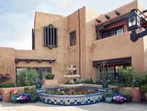 采用早期东方建筑材料土砖修建的房屋 采用早期东方建筑材料土砖修建的房屋