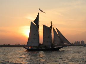 傍晚巡游哈德逊河