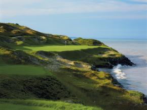 沿著密西根湖湖岸線的呼嘯峽球場