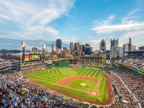 PNC 公园俯视图，这里是职业棒球联盟匹兹堡海盗队的主场