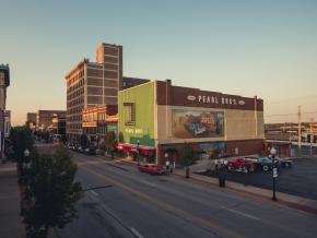 主街 66 号公路壁画公园向“母亲之路”致敬的艺术作品 主街 66 号公路壁画公园向“母亲之路”致敬的艺术作品