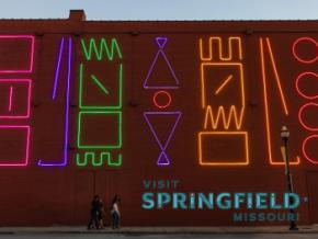 游览斯普林菲尔德官方徽标 游览斯普林菲尔德官方徽标