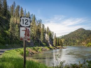 西北航道观景道上风景如画的路易斯与克拉克步道 西北航道观景道上风景如画的路易斯与克拉克步道