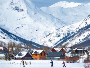 在落基山脉附近体验北欧式滑雪 在落基山脉附近体验北欧式滑雪