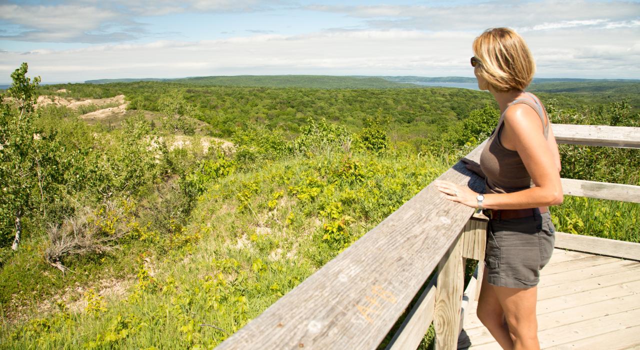 Contemplando el paisaje natural de Traverse City, Michigan