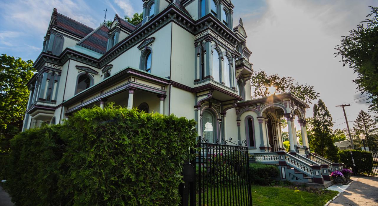 纽约州萨拉托加斯普林斯的巴切勒大厦酒店