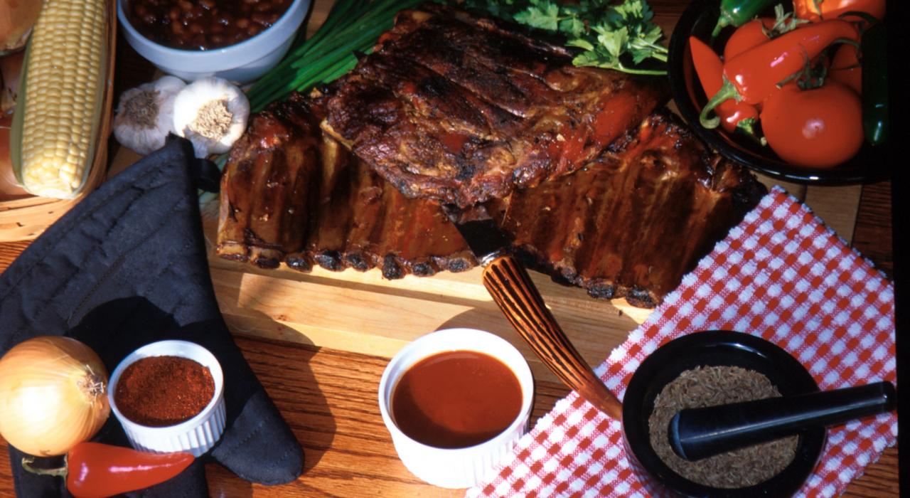 Kansas City, réputée pour son style de barbecue : viande lentement fumée et sauce tomate à la mélasse