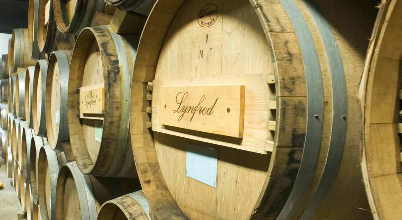 该地区最古老酒庄 Lynfred Winery 的木桶