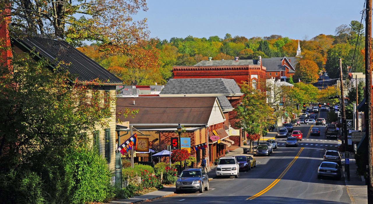 西弗吉尼亚州路易斯堡，小镇风光美如画