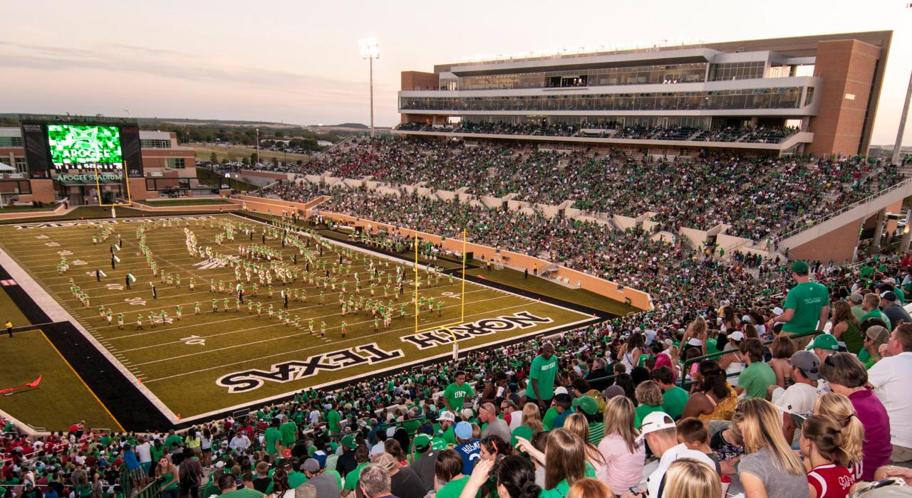 La multitud en el Apogee Stadium, sede del fútbol americano de la University of North Texas
